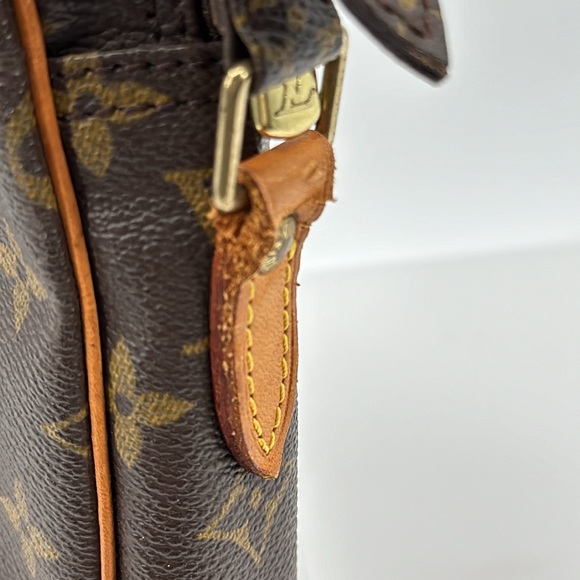 Authenticated Louis Vuitton Danube Crossbody - Picture 8 of 17